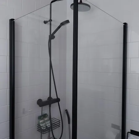 Hangon Asema 2 - Lemmikit Sallittu 3* Ханко