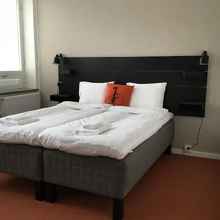 Hangon Asema 2 - Lemmikit Sallittu 3* Hanko